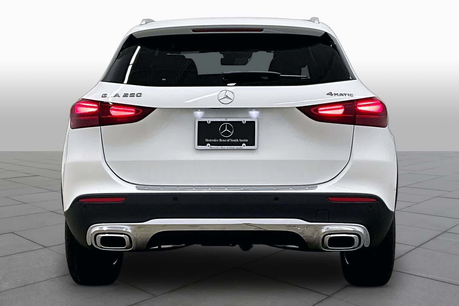 New 2026 Polar White Mercedes-Benz GLA 250 image 4
