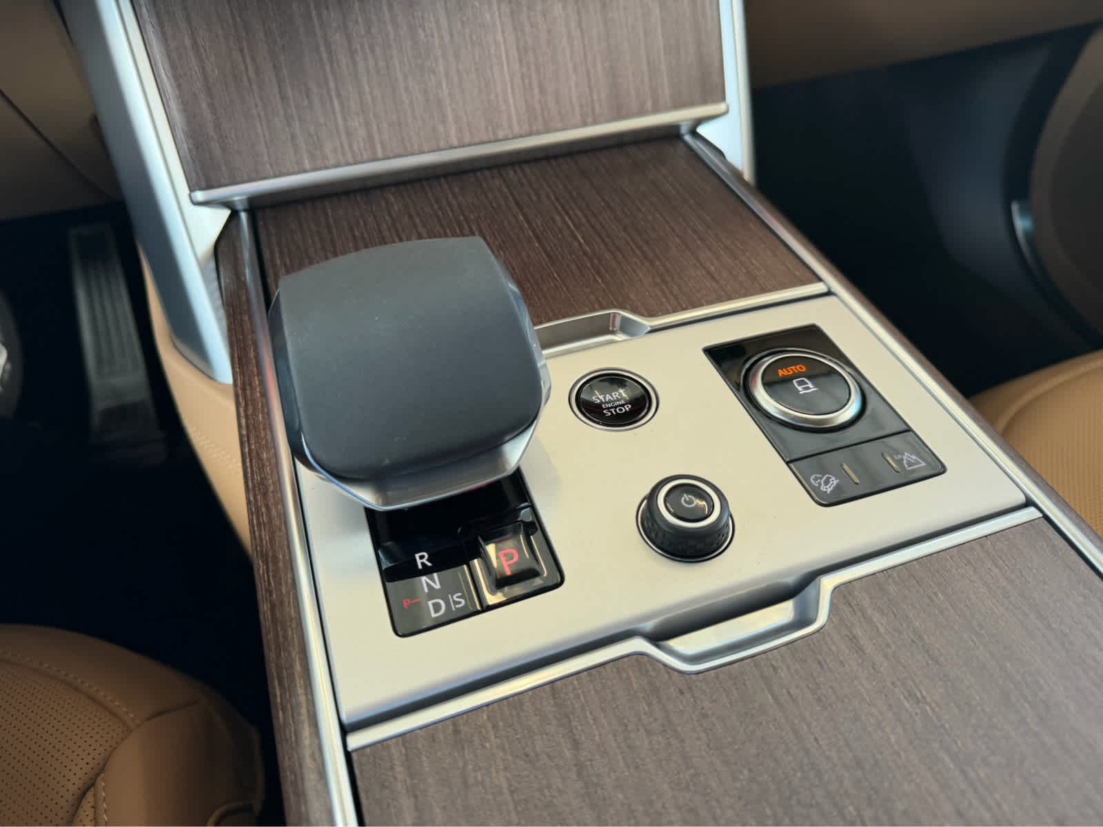 New 2027 Carpathian Grey LAND ROVER SE image 20