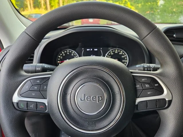 Used 2023 Red Jeep Latitude image 24
