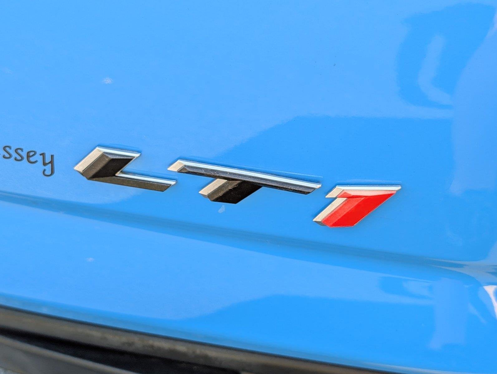 Used 2022 Rapid Blue Chevrolet LT1 image 6