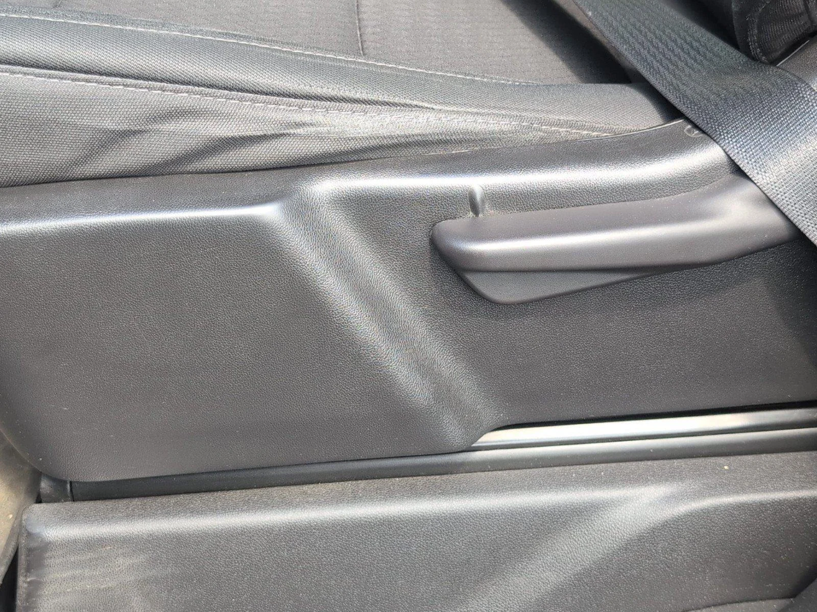 Used 2022 Onyx Black GMC SLE image 18