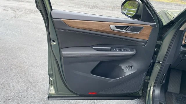 New 2026 Green Volkswagen 2.0T SE w/Technology image 19