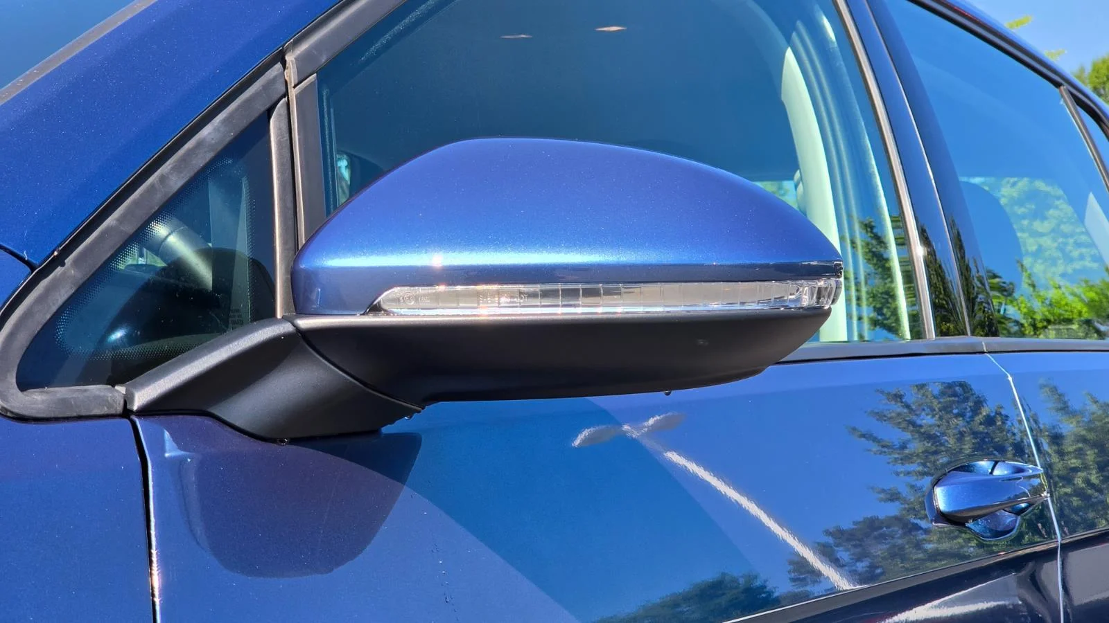 Used 2019 Silk Blue Metallic Volkswagen S image 14