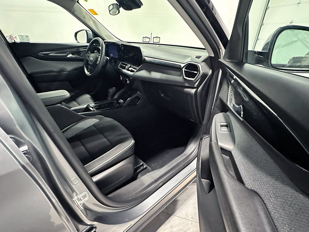 Used 2024 Gray Chevrolet LT image 22