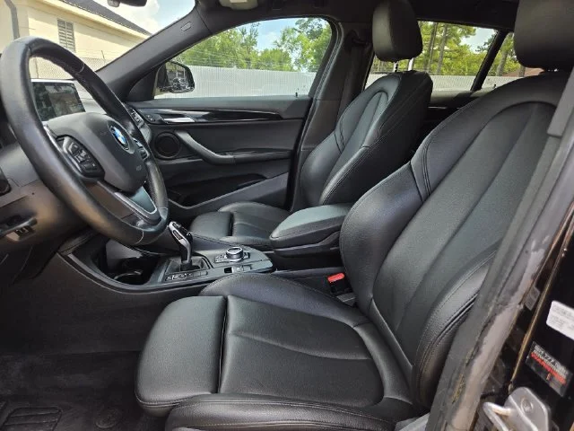 Used 2020 Jet Black BMW sDrive28i image 15