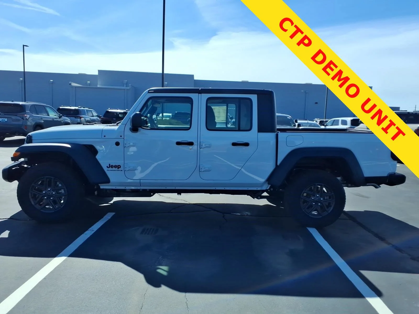 New 2026 Bright White Clear-Coat Exterior Paint Jeep Sport image 3