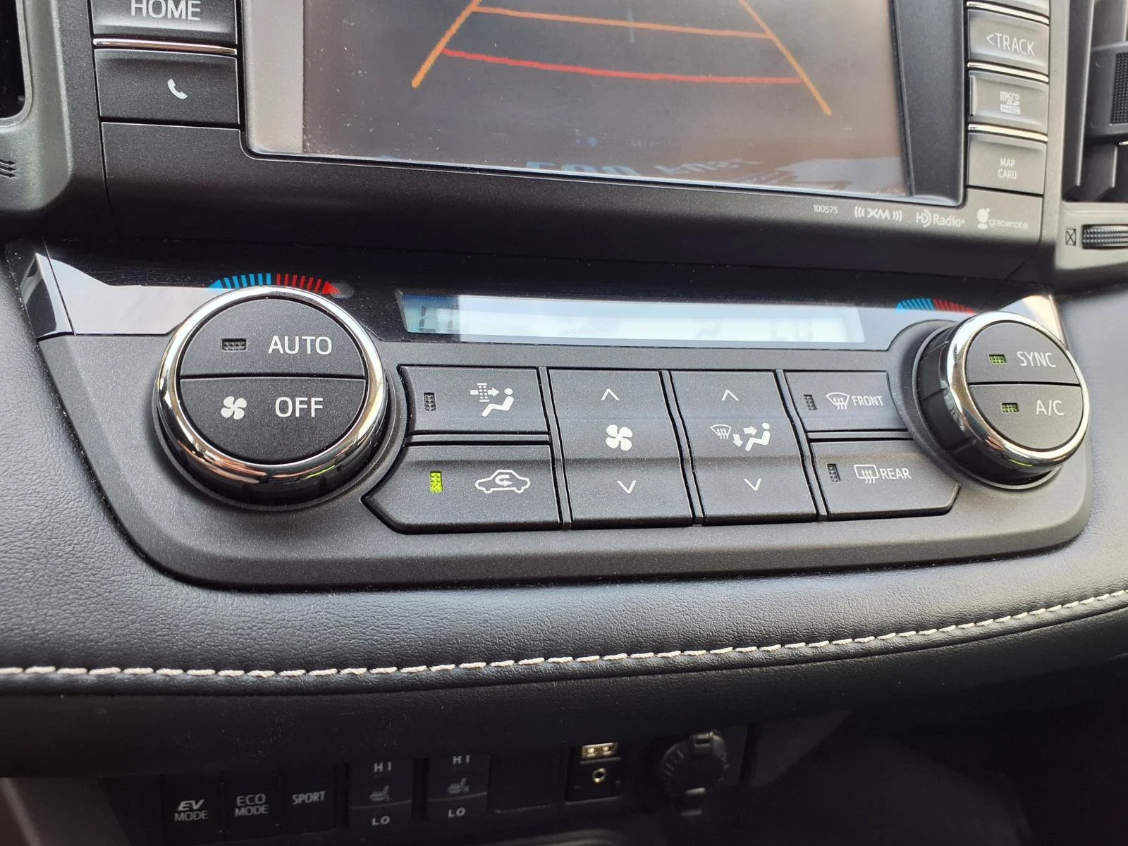 Used 2018 Aqua Toyota Hybrid Limited image 10