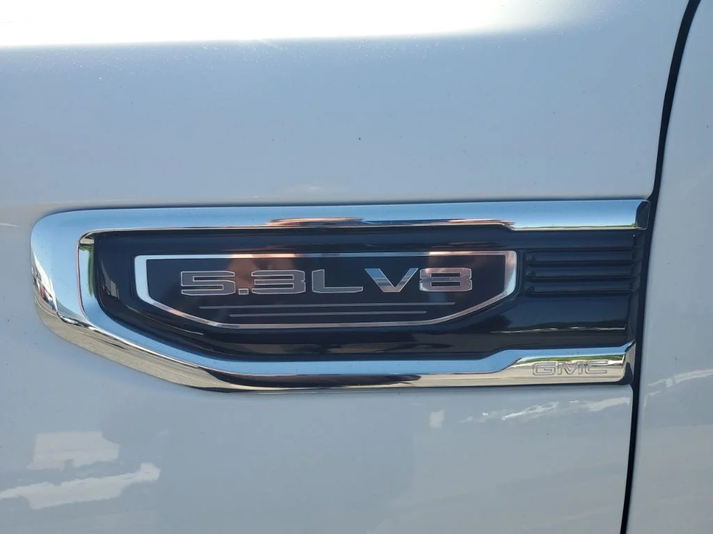 Used 2019  GMC SLE image 13