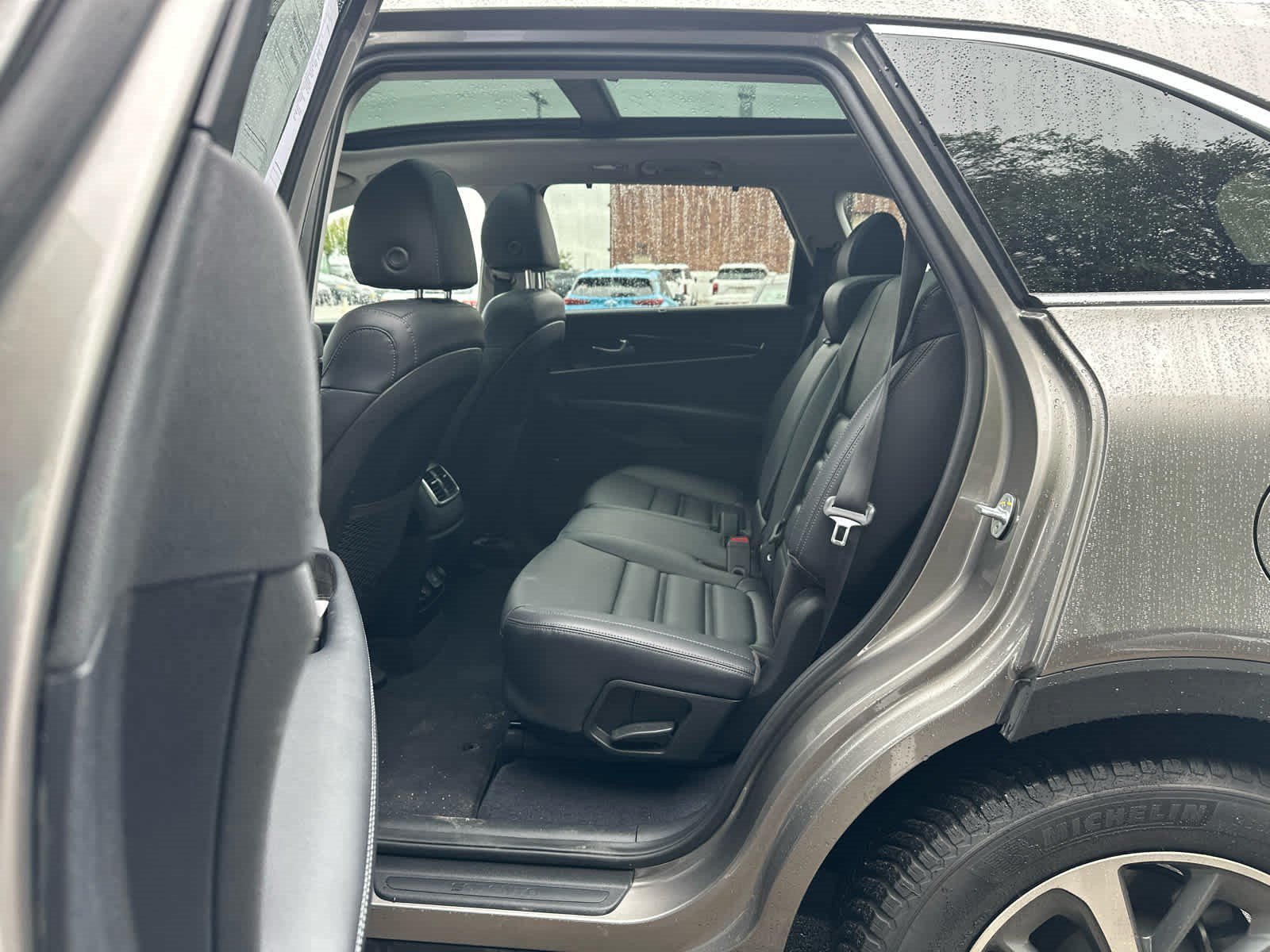 Used 2019 Titanium Silver Kia EX V6 image 6