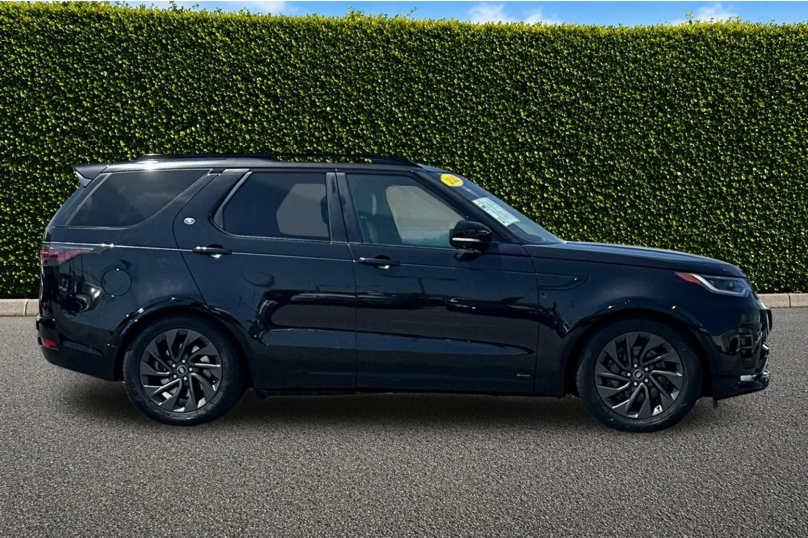 Used 2022  Land Rover S R-Dynamic image 3