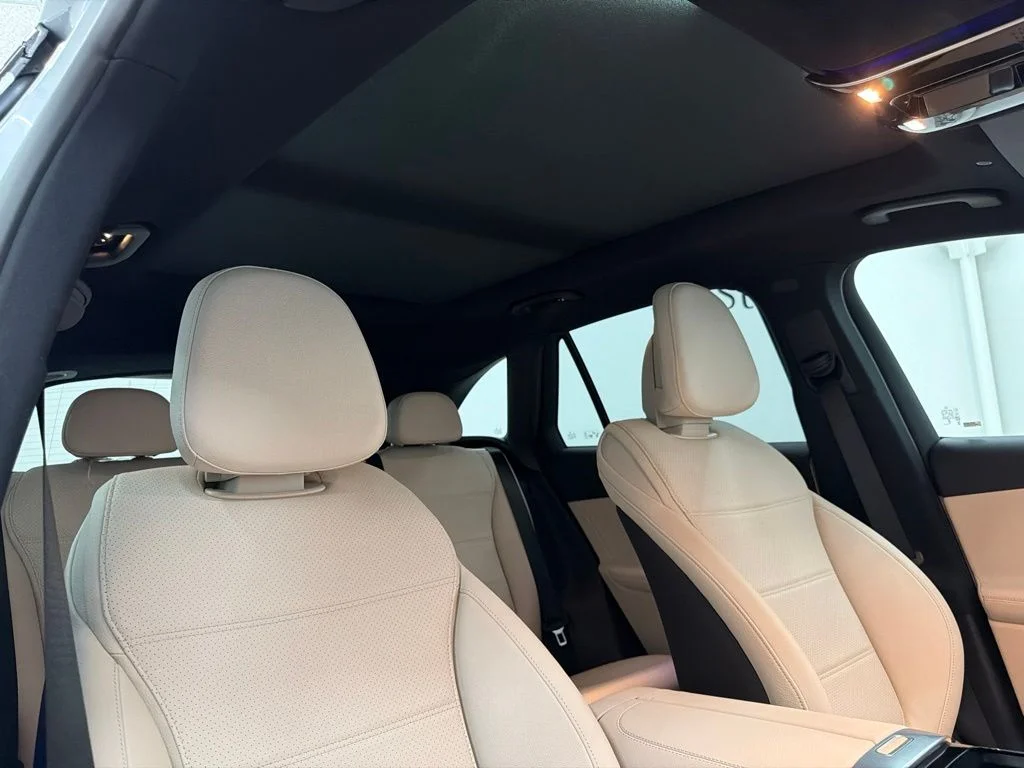 New 2027 Silver Mercedes-Benz GLC 300 image 30