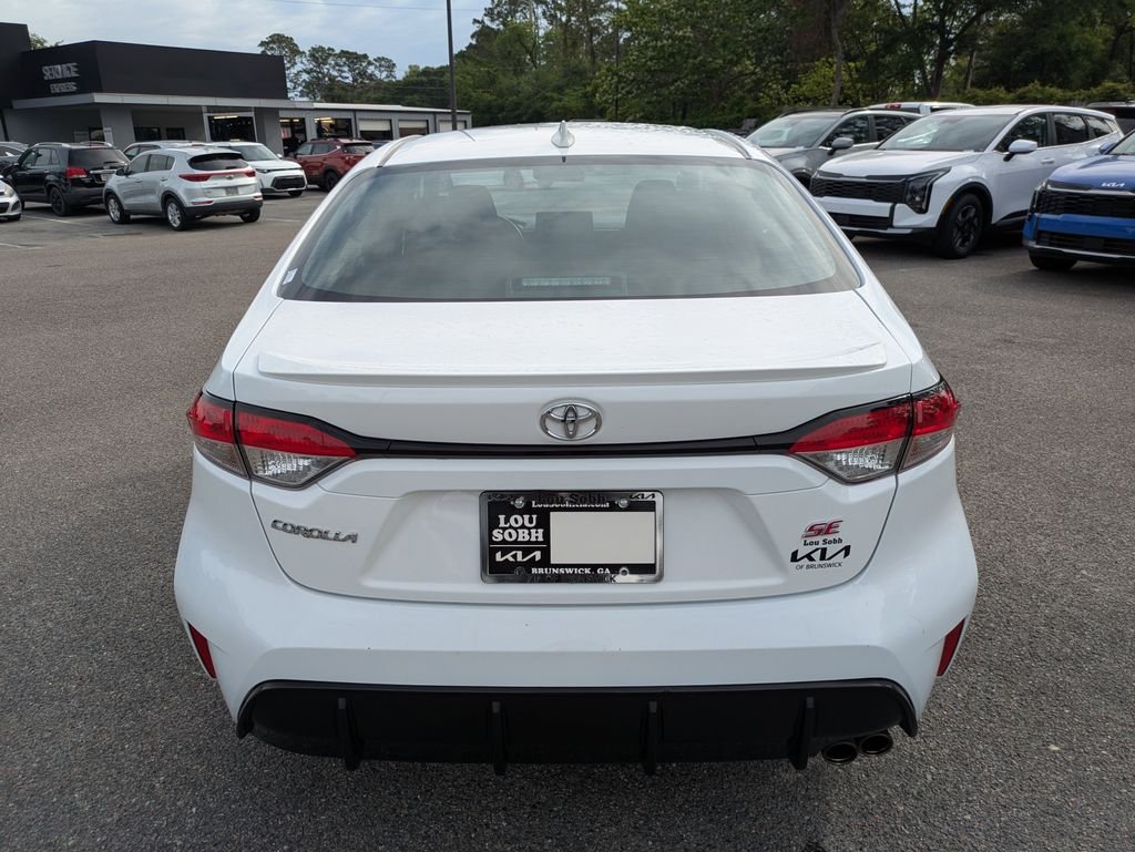 Used 2025 White Toyota SE image 5