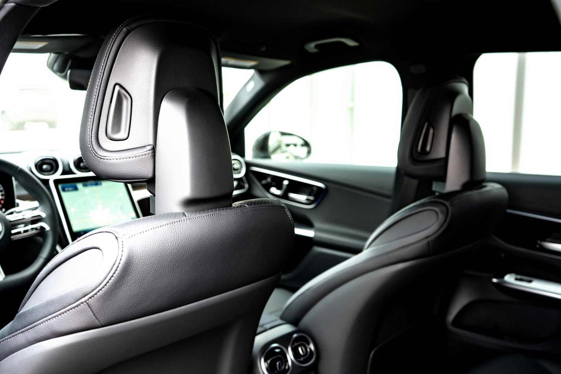 2025 Mercedes-Benz GLC Base - Photo 52