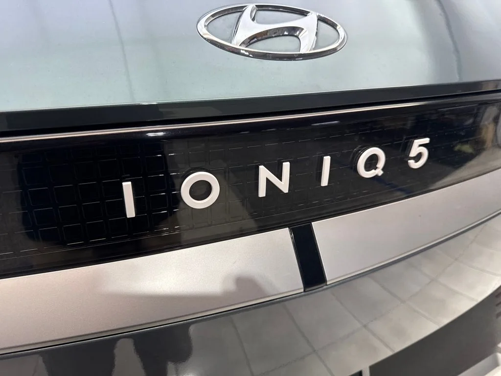 Used 2024 Green Hyundai SEL image 23