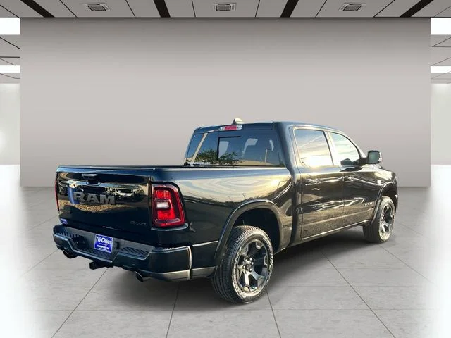 New 2026 Diamond Black Crystal Pearl-Coat Exterior Paint RAM Big Horn/Lone Star image 3