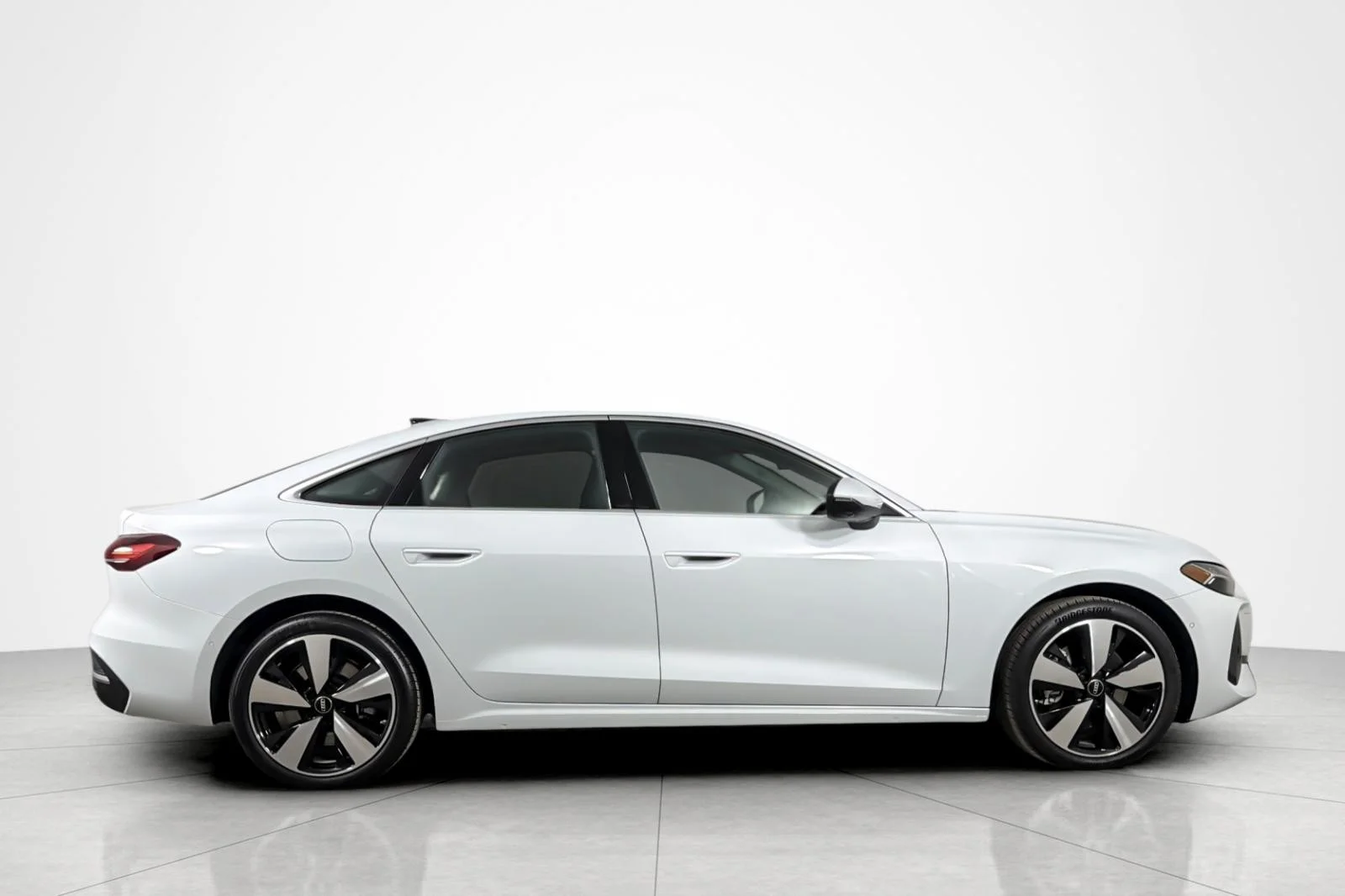 Used 2025 Glacier White Metallic Audi Premium Plus 2.0 TFSI quattro image 6