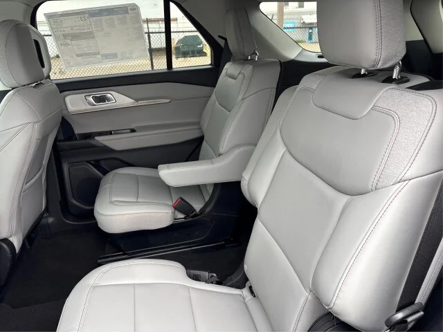 New 2026 Vapor Blue Metallic Ford Active image 33