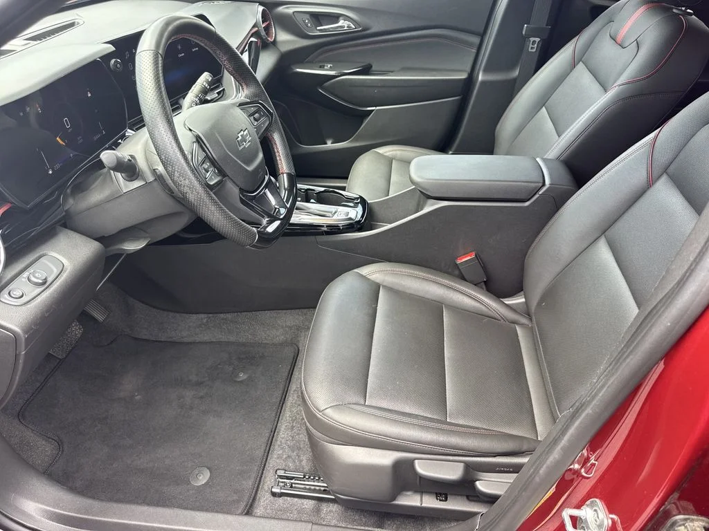 Used 2025 Red Chevrolet 2RS image 9