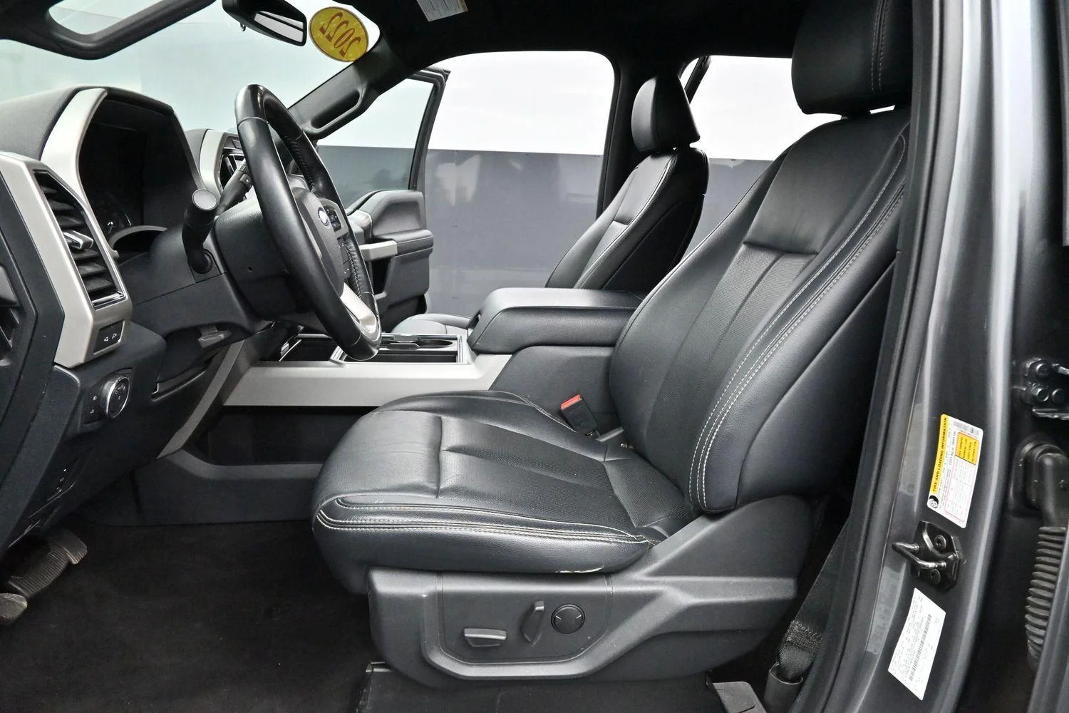 Used 2022 Carbonized Gray Ford Lariat image 12