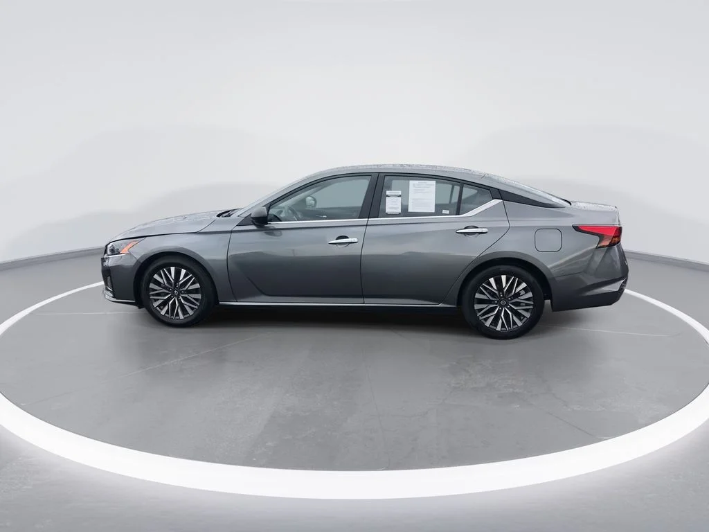 Used 2024 Gray Nissan 2.5 SV image 5