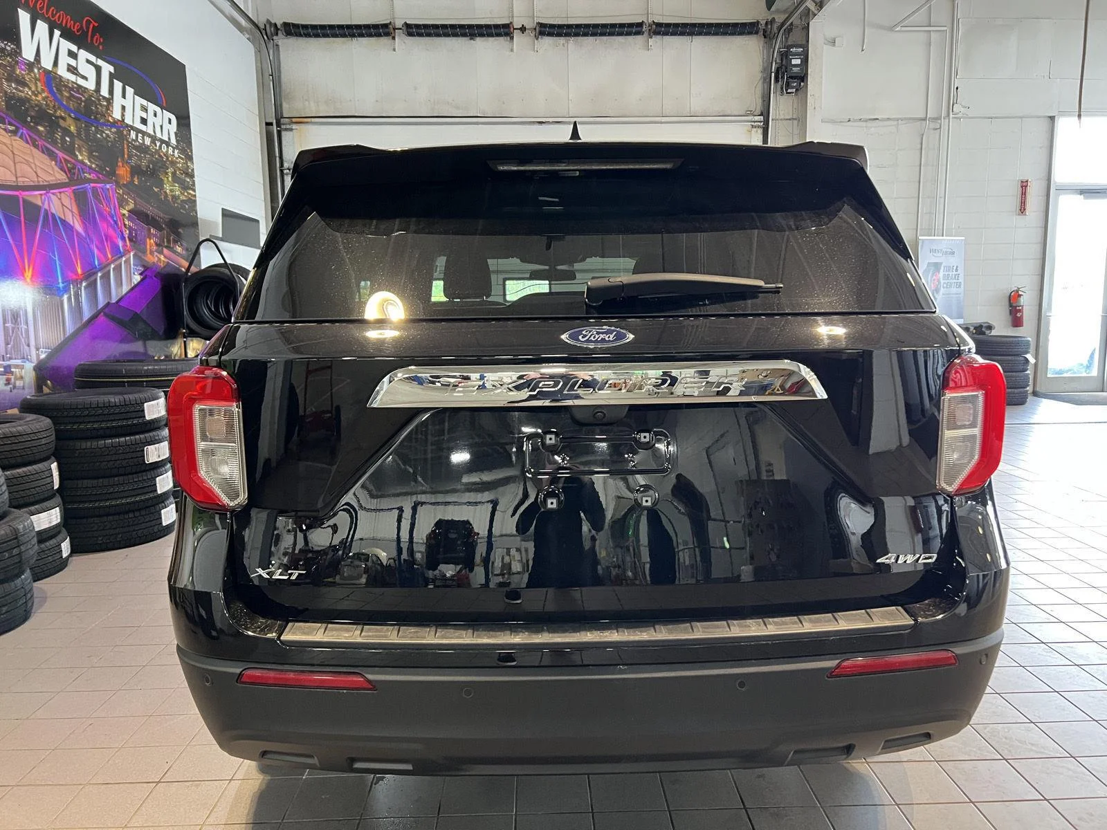 Used 2024 Agate Black Ford XLT image 6