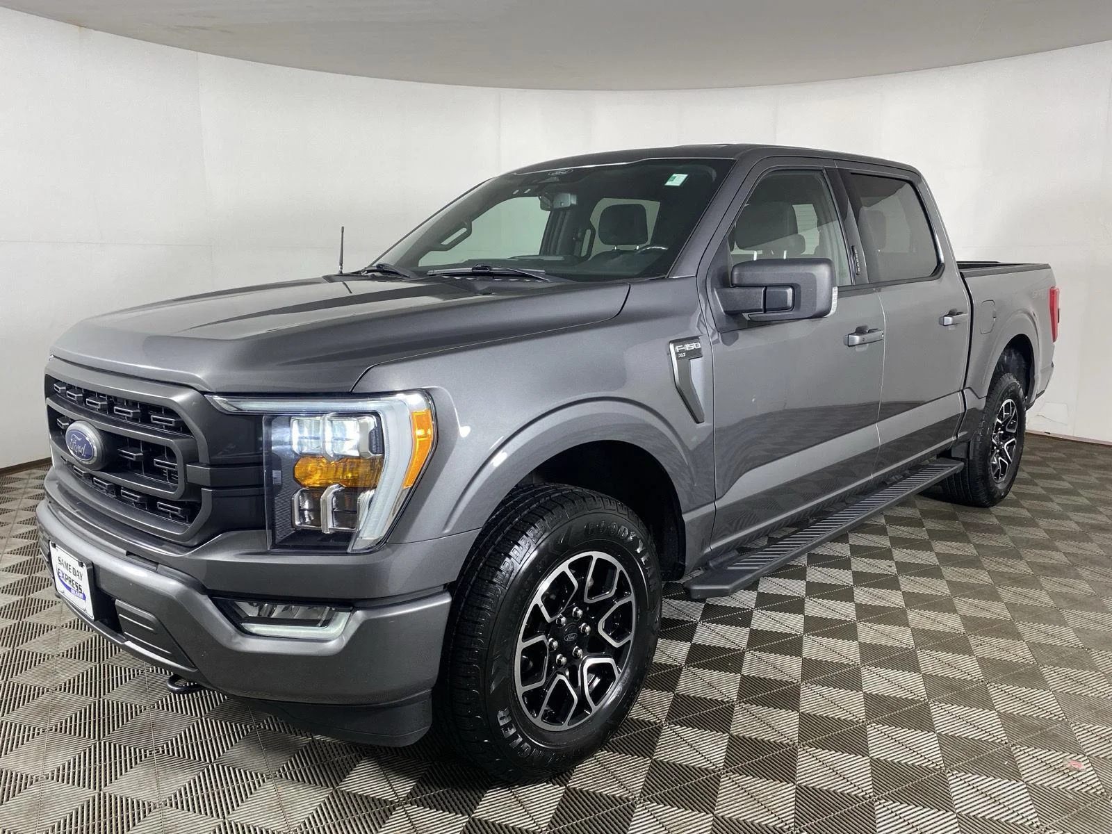 Used 2022 Carbonized Gray Ford XLT image 3