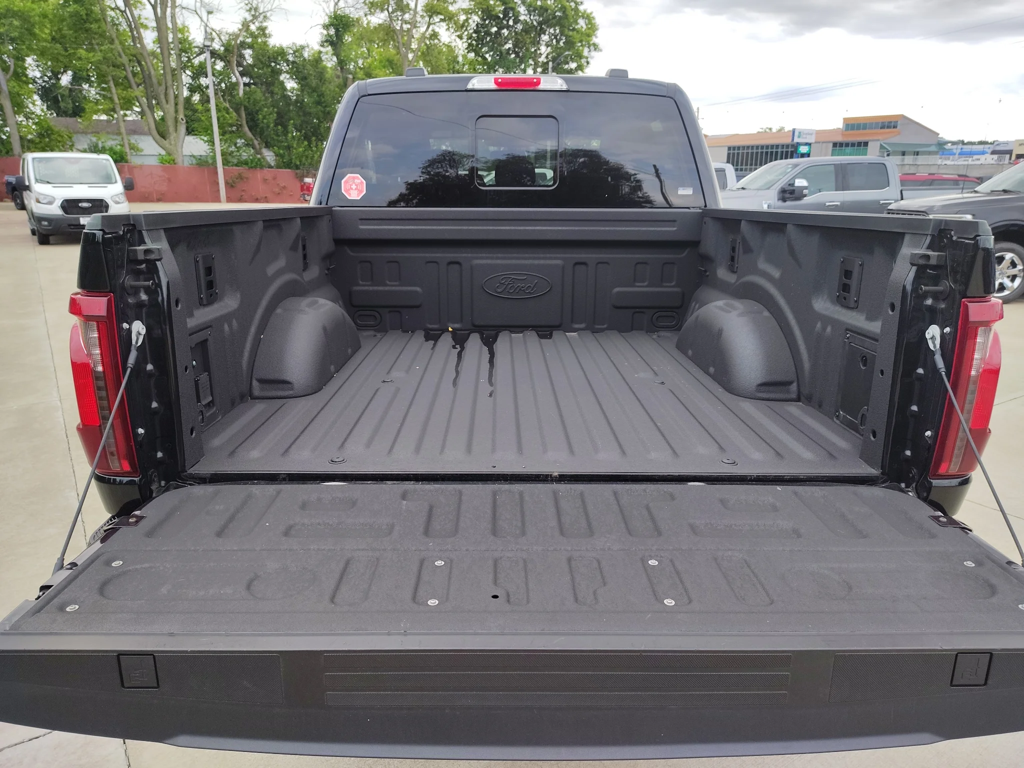 Used 2024 Agate Black Metallic Ford XLT image 13