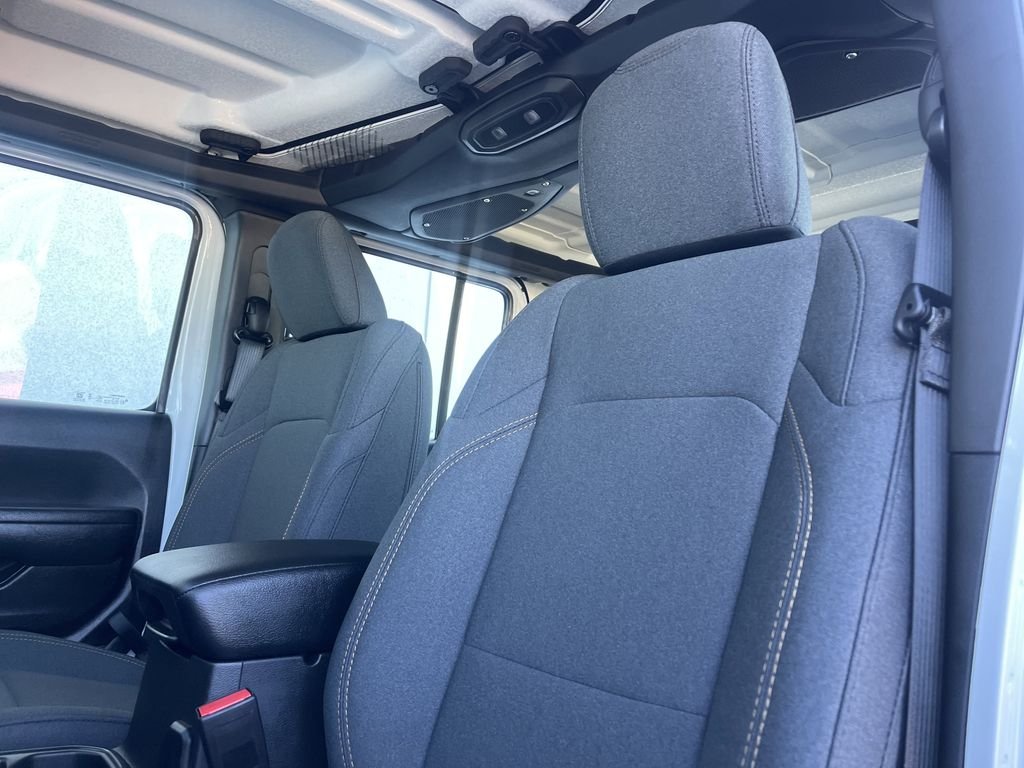 New 2026 Bright White Clear-Coat Exterior Paint Jeep Sport image 15