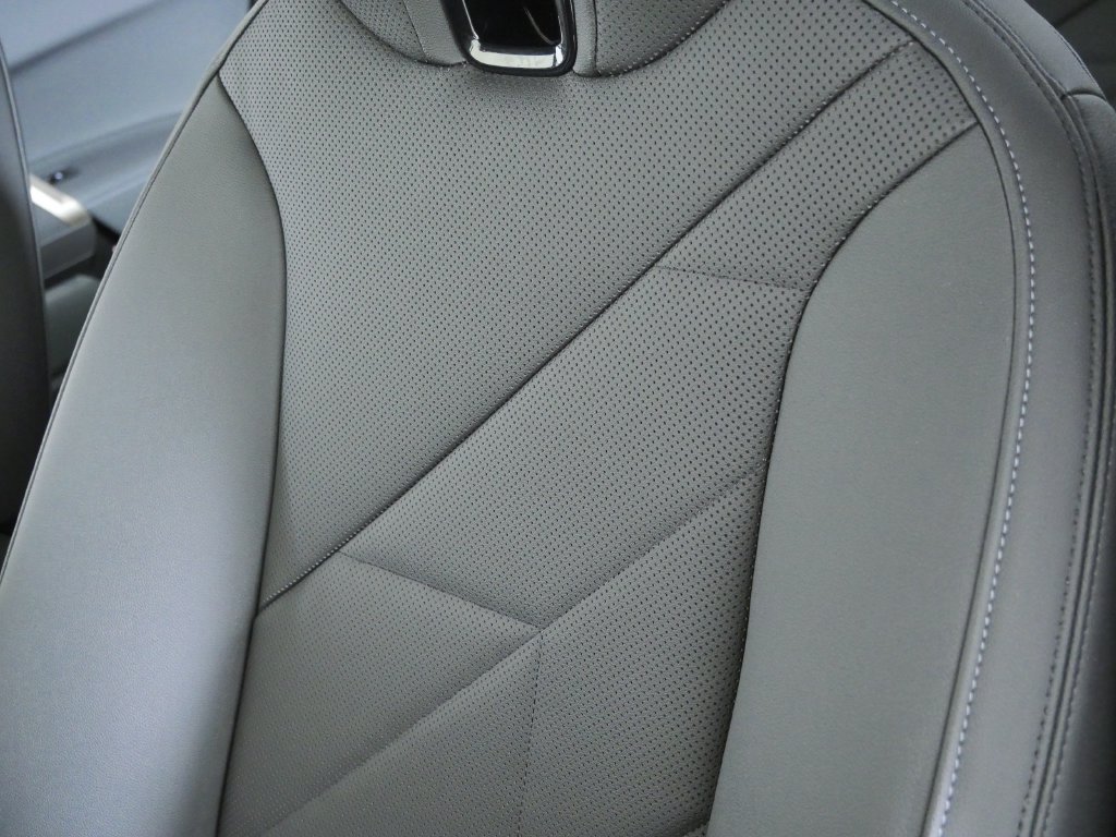 Used 2024 Black BMW xDrive50 image 35