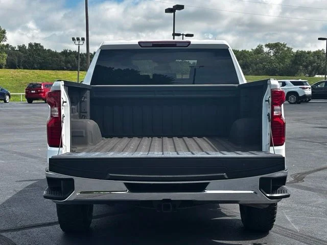 2023 Chevrolet Silverado 1500 LT - Photo 9