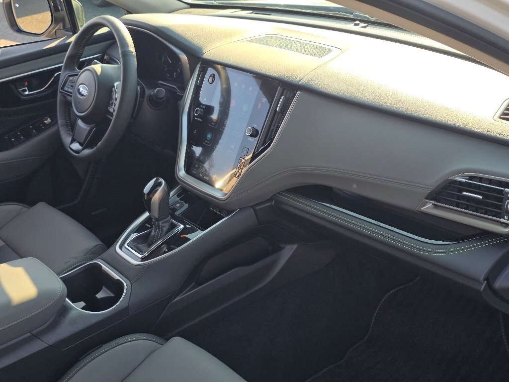 Used 2025 Crystal White Pearl Subaru Onyx Edition image 21