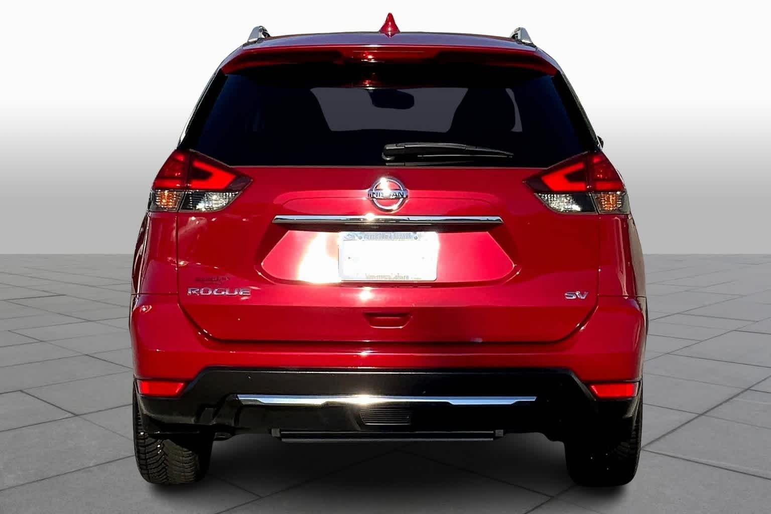 Used 2017 Palatial Ruby Nissan SV image 5