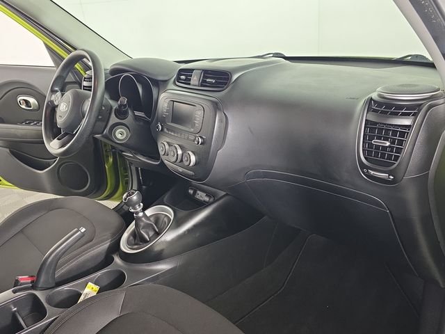 Used 2018 Green Kia Base image 25