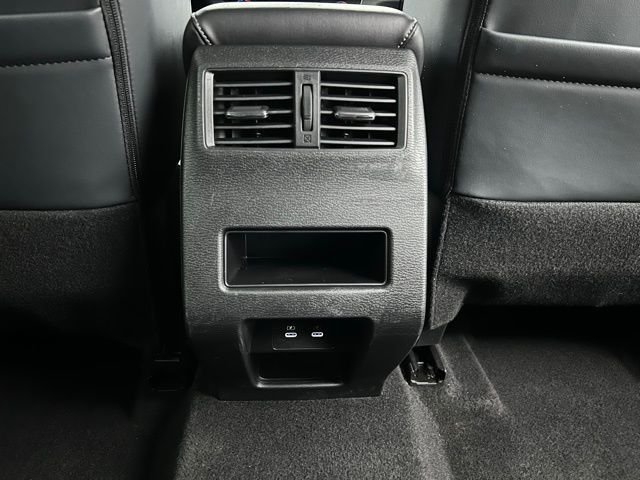 Used 2025 Moonstone Gray Metallic/Black Roof Mitsubishi SE image 22