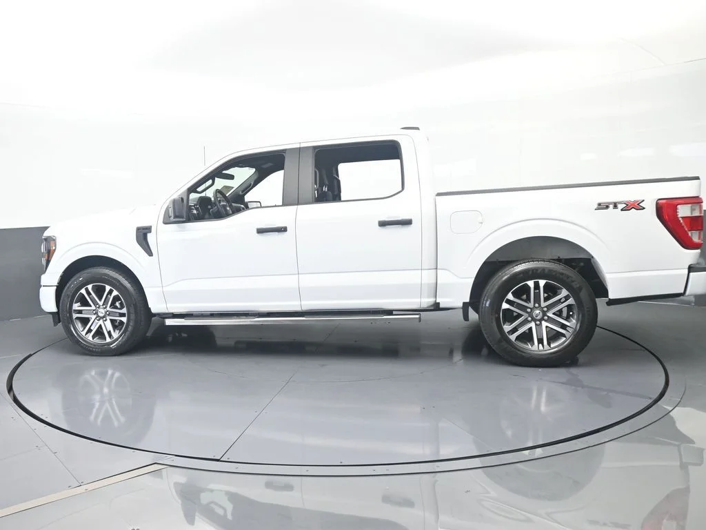 Used 2023 Oxford White Ford XL image 3