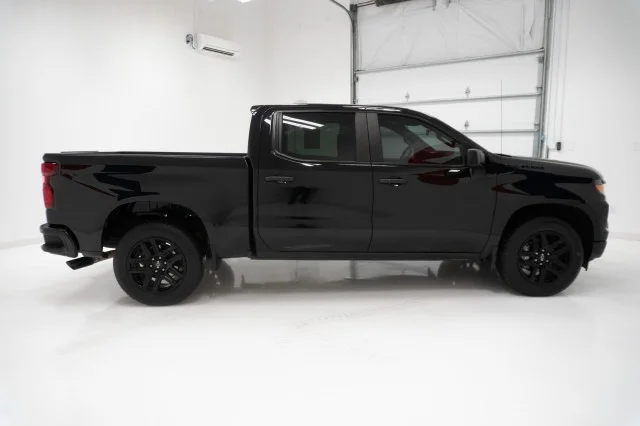 Used 2023 Black Chevrolet Custom image 4