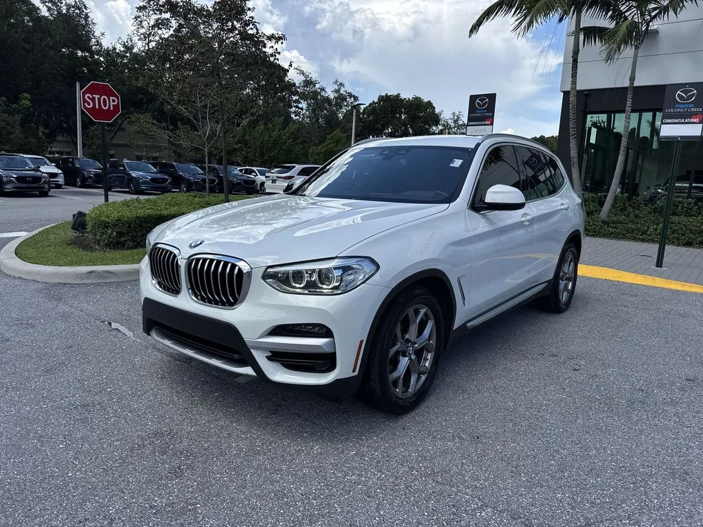 Used 2021 Alpine White BMW sDrive30i image 9