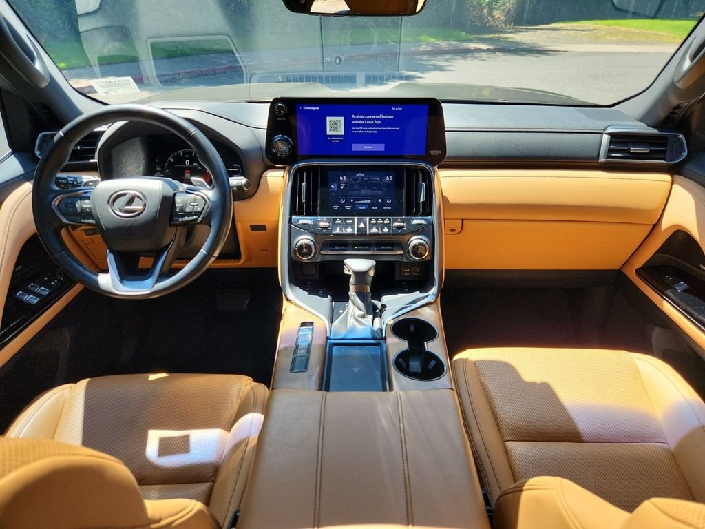 Used 2024 Green Lexus 600 Premium image 21