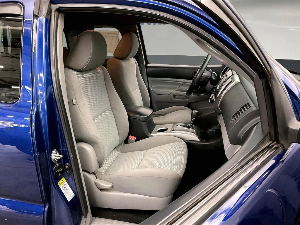 Used 2014 Blue Toyota Base image 10