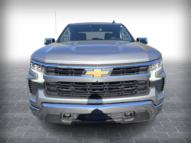 Used 2025 Gray Chevrolet LT image 2