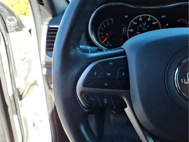 Used 2021 White Jeep Laredo X image 20