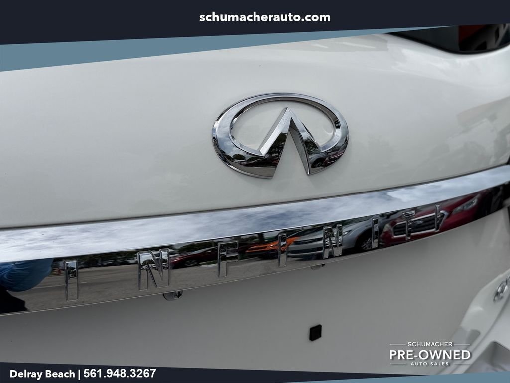 Used 2024 White INFINITI LUXE image 14