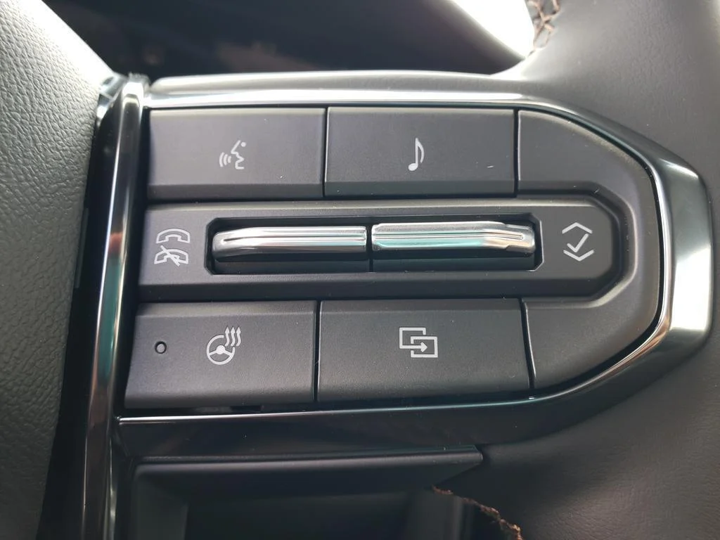 2026 GMC Acadia AT4 - Photo 19