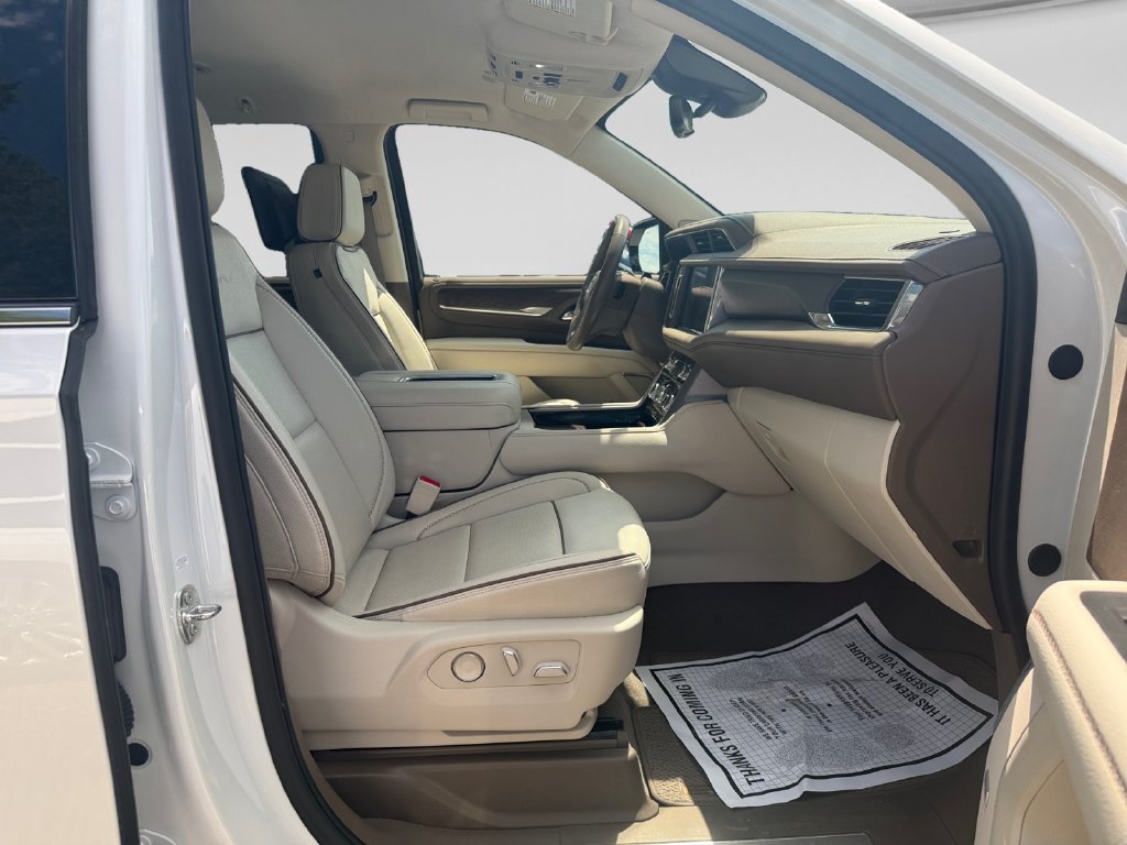 Used 2024 White GMC Denali image 17