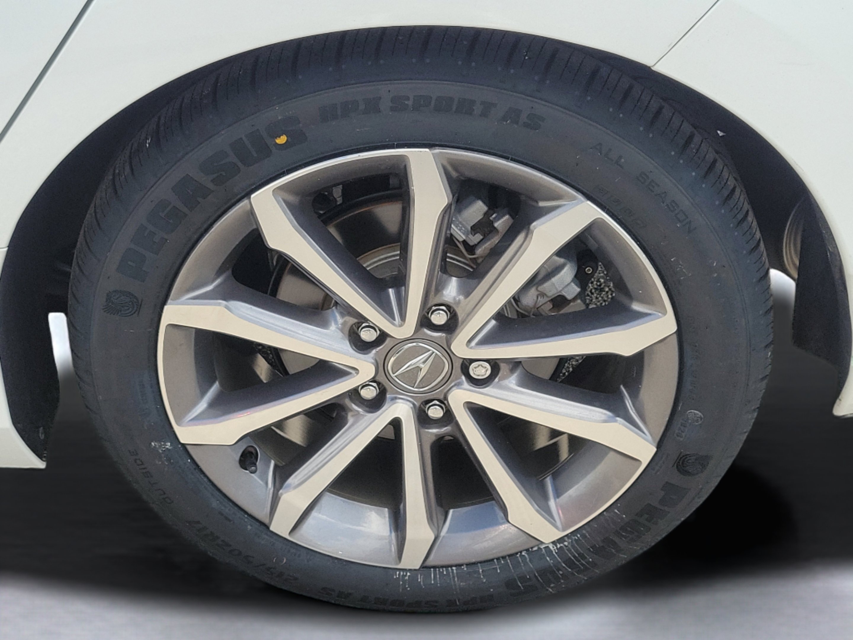 Used 2024 White Acura  image 7