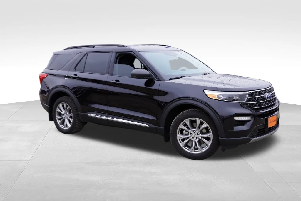 Used 2022 Black Ford XLT image 2