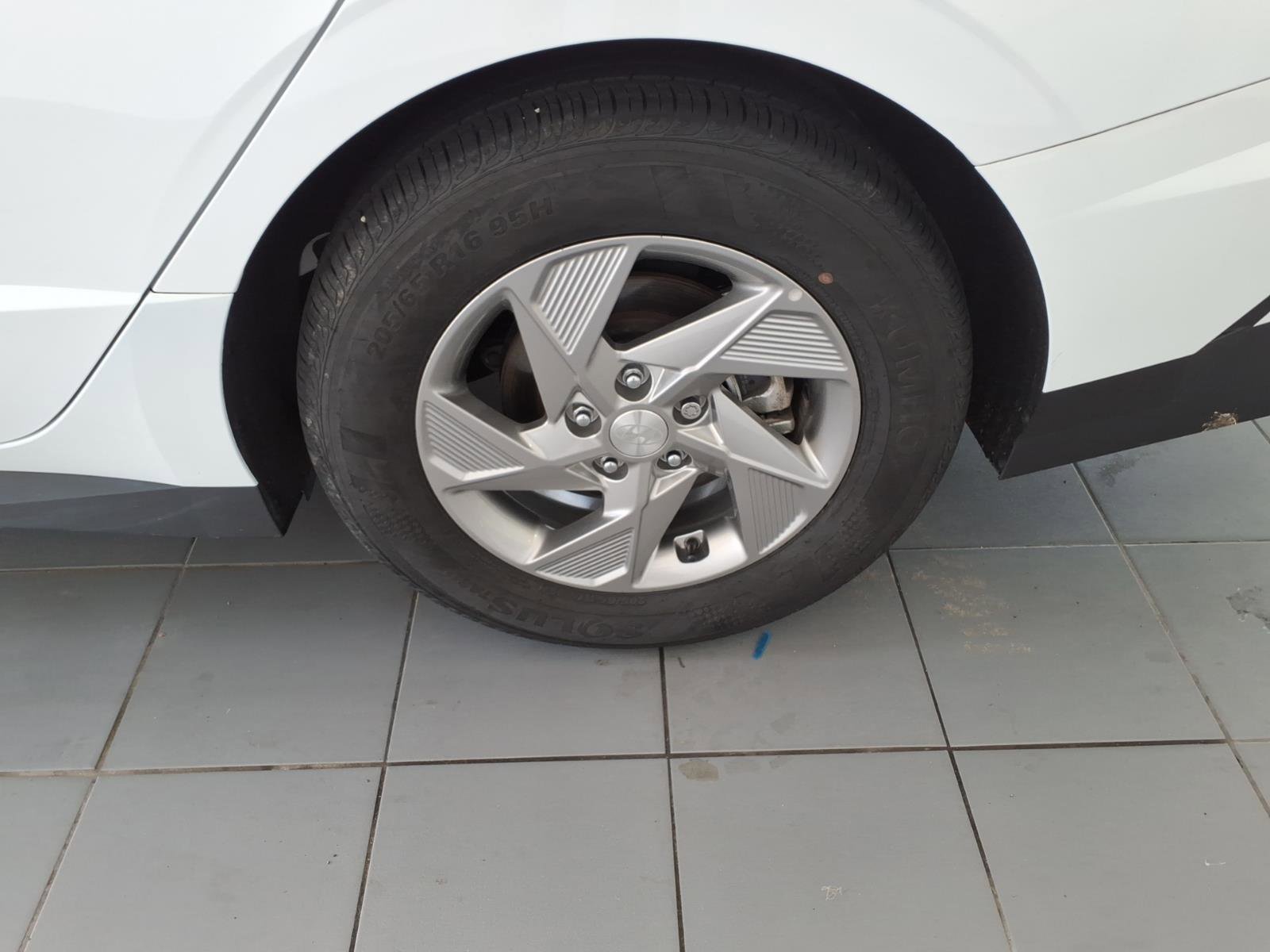 2025 Hyundai Sonata SE - Photo 15