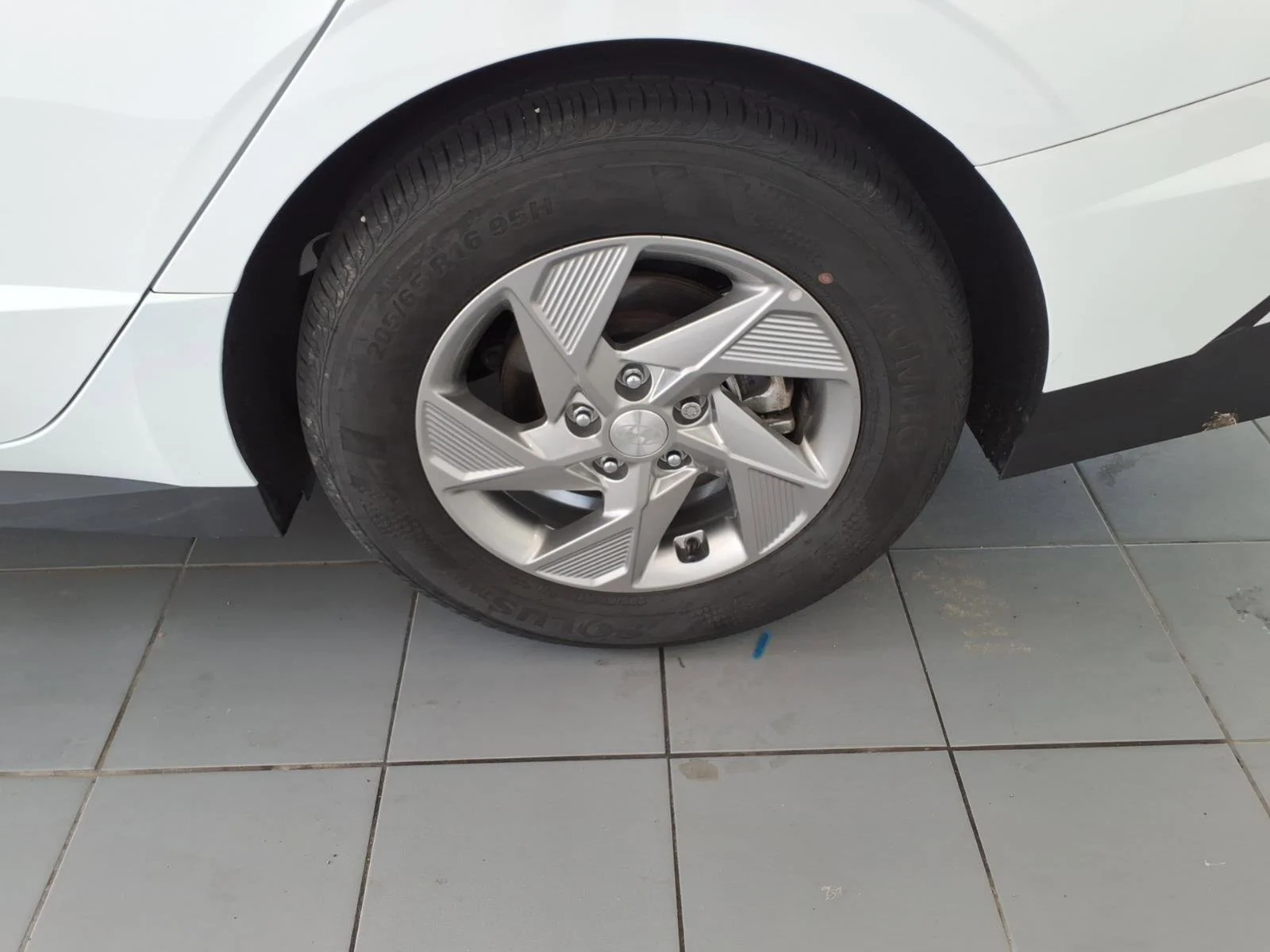 Used 2025 Serenity White Hyundai SE image 15
