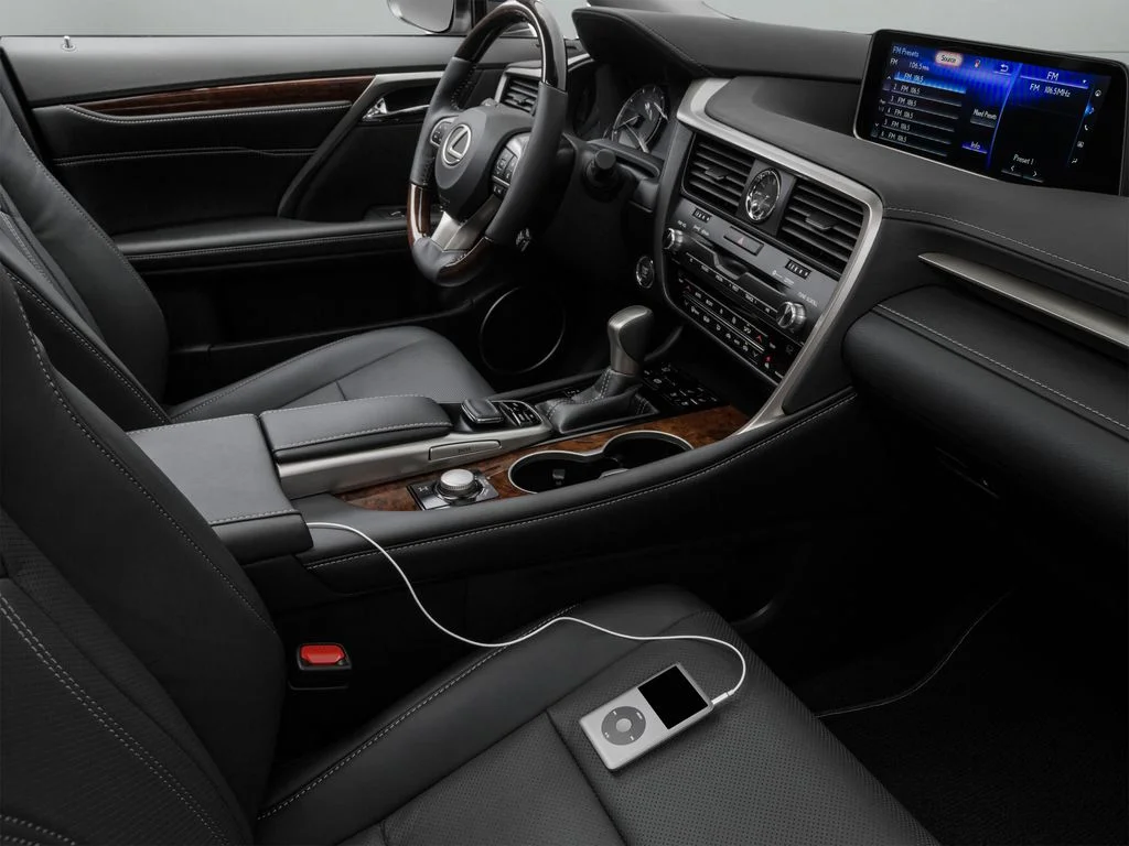 Used 2017 White Lexus 350 image 33