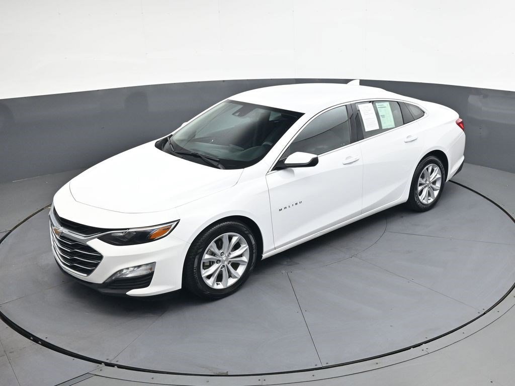 Used 2024 Summit White Chevrolet LT image 25